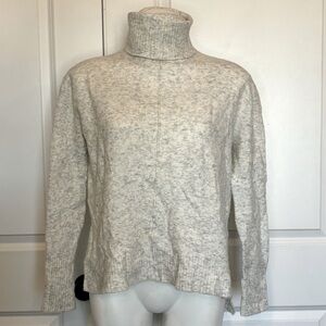 Athleta Transit Turtleneck Heather Gray Wool Blend Sweater M